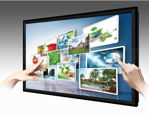 学校充分利用多媒体平台制作课件和教学